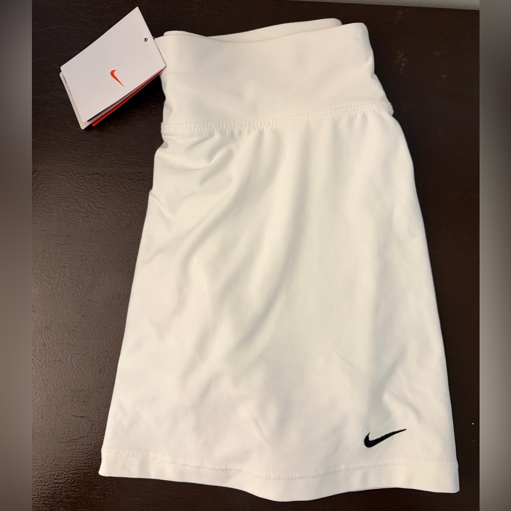 *NEW w/tags* Nike FitDry Women’s Tennis Skort. Color: White (100) Size: XS (US)
